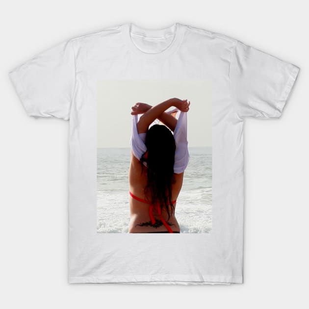 Girl at the beach getting ready for a bath T-Shirt by oknoki